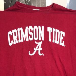 ✅University of Alabama Crimson Tide T-shirt (unisex)